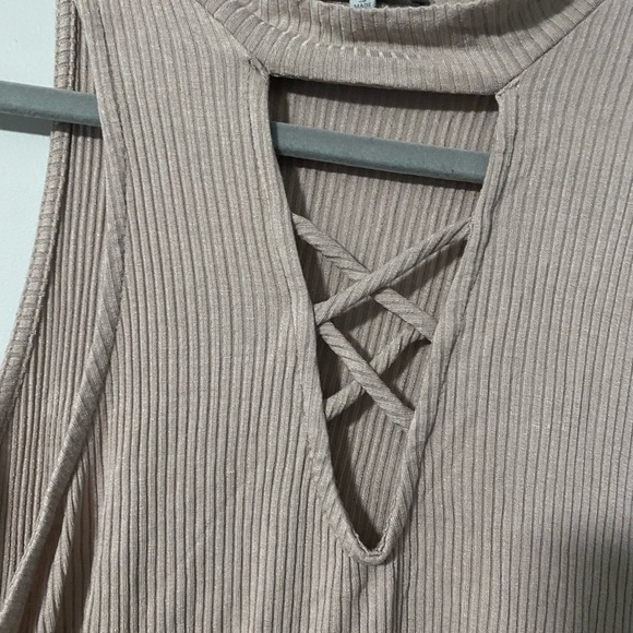 CHARLOTTE Russe tank top - Picture 3 of 4